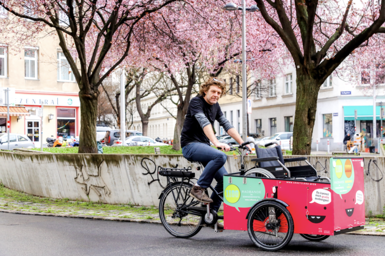 Erstes Rollstuhl-Grätzlrad in Wien
