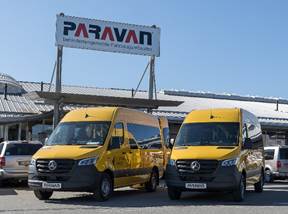 Inklusion trifft Elektromobilität: PARAVAN liefert barrierefreie E-Shuttles an den Flughafen Stuttgart