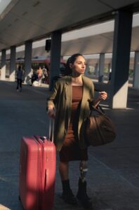 "Ich hatte das Gefühl, mir würde etwas Wertvolles von meinem Körper abgenommen und dann vor allen anderen Passagieren durch den Scanner geschoben werden.“ - Zainab Al-Eqabi I (c)Ottobock