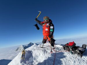 Hari Budha Magar auf dem Gipfel des Mt. Vinson. (c) ottobock